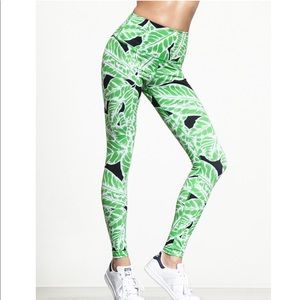 NWT Alo Yoga High Waist Airbrush Legging